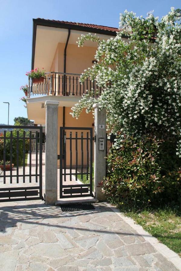 45m² 1 slaapkamer, 1 privé badkamer Appartement in Monticelli Ascoli Piceno Buitenkant foto